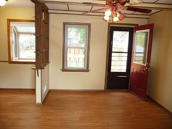 5th image of 6733 Irving Ave S