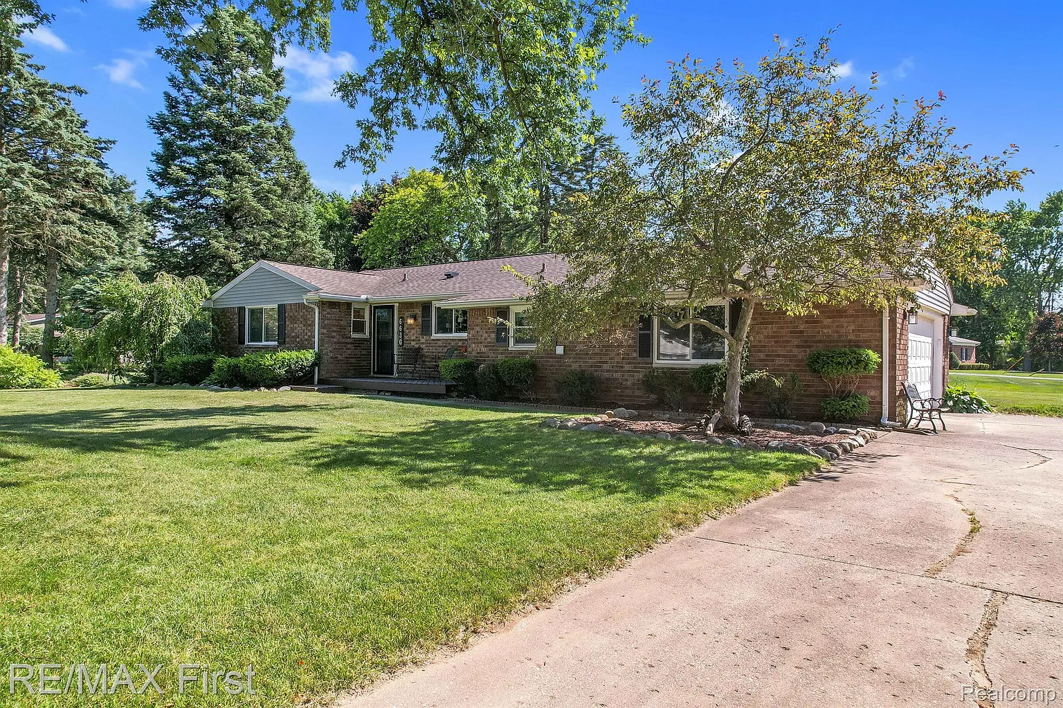 6630 Ellinwood Dr photo 1