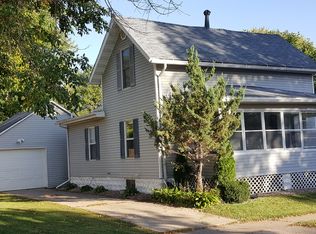 818 S 2nd Ave, Washington, IA 52353