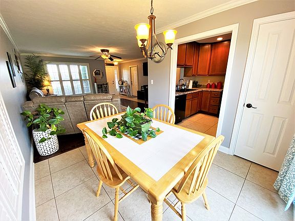 4th image of 5328 Summercrest Dr