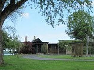 28261 Elba Dr, Grosse Ile, MI