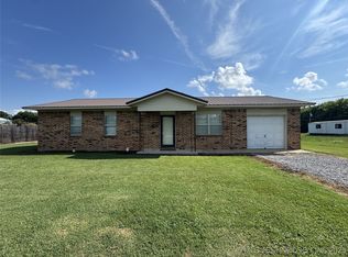 306 E Main St, Achille, OK 74720