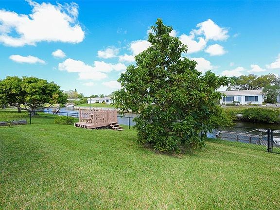 4th image of 2417 Yorkshire Dr