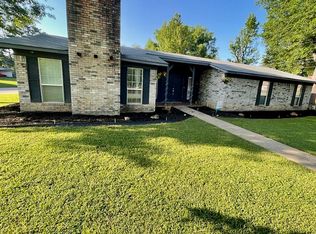 201 Redwater Rd, Wake Village, TX 75501