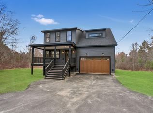 43 Middle Rd, Falmouth, ME 04105
