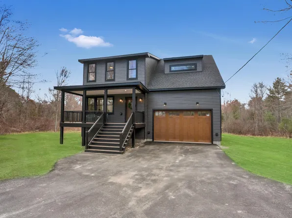 43 Middle Road, Falmouth, ME 04105