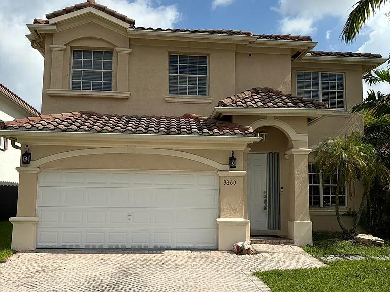 9860 NW 20th Ct — Photo 2