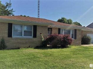 2267 E North Grand Ave, Grandview, IL 62702