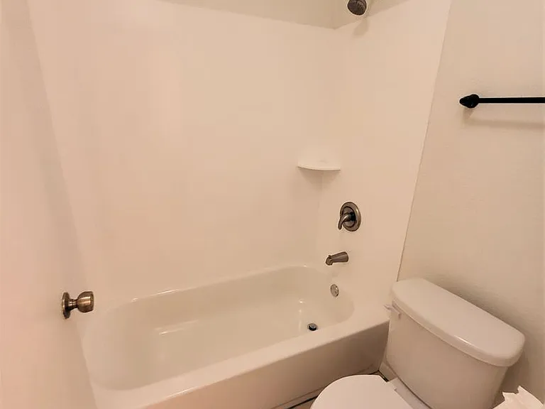 1215 E Lemon St #113 — Photo 9