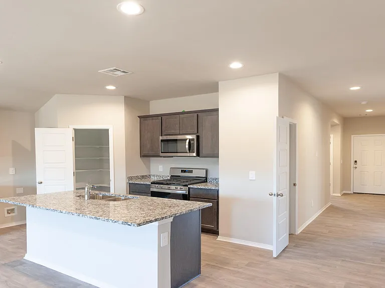 3502 Molly Dr — Photo 9