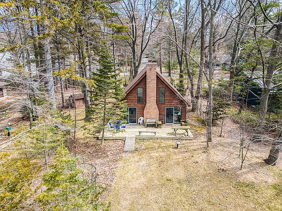 4th image of 77376 Pinewood Ln