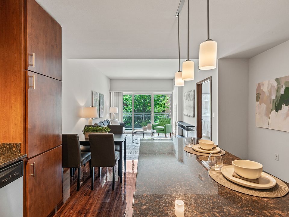 Domain Apartments in Downtown Madison, Wisconsin. Luxury studio, 1 bedroom, 1 bedroom + Den, and 2 bedroom apartments.