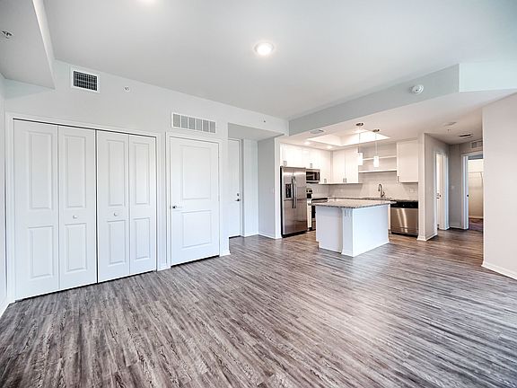 5th image of 2310 SW 17th Pl #6047904