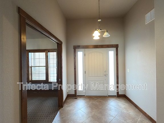 2nd image of 1032 Hessen Dr