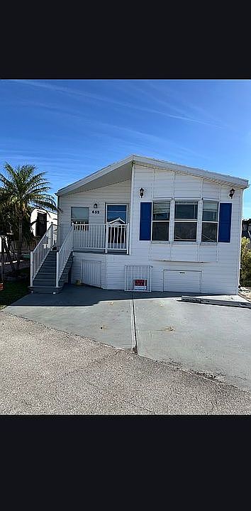 1st image of 652 Nettles Blvd #652