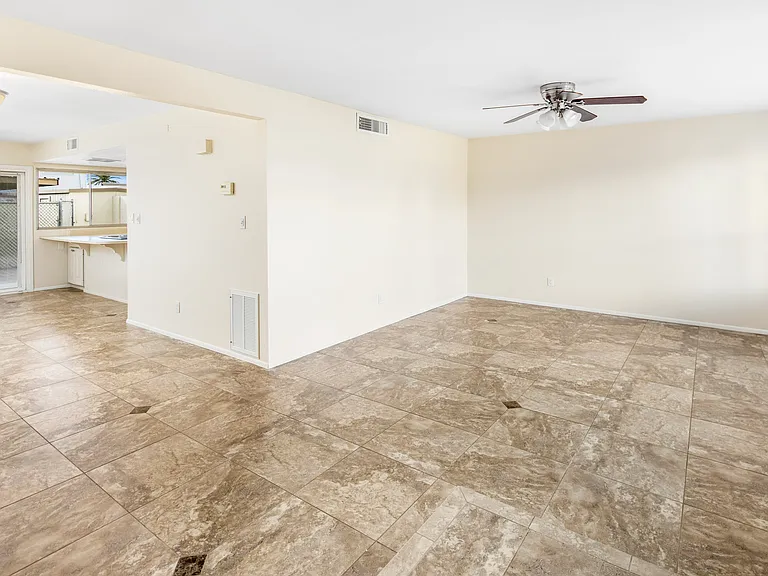 8323 E Vista Dr — Photo 4