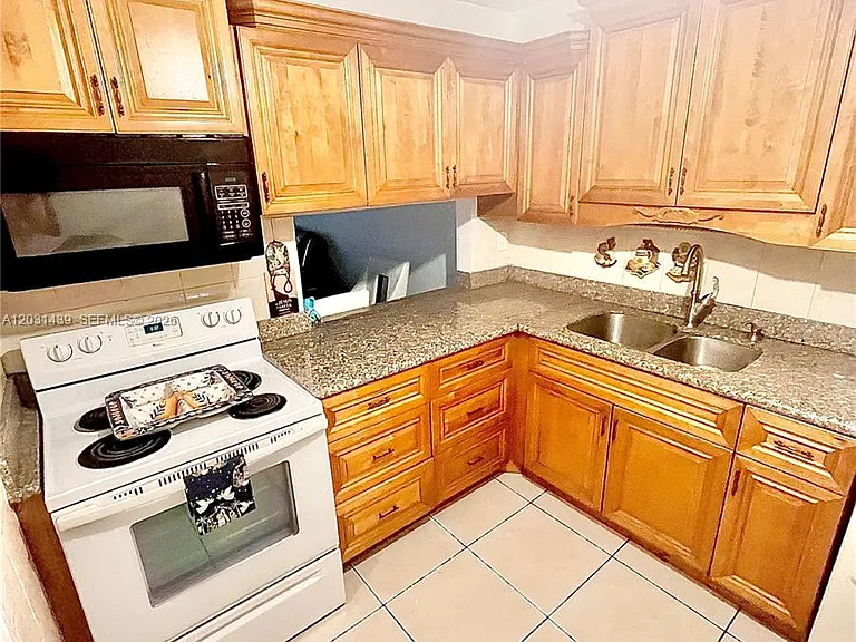 2581 Garden Dr N #203 — Photo 7