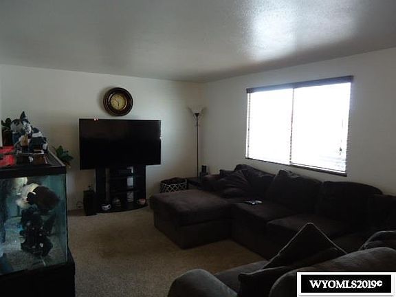 2nd image of 1180 Palisades Ct