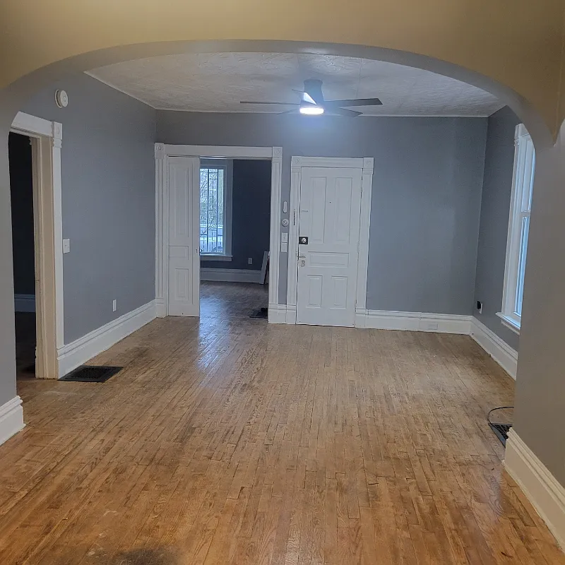 Newly renovated in 2024. Close proximity to schools, restaurants and colleges — Photo 2