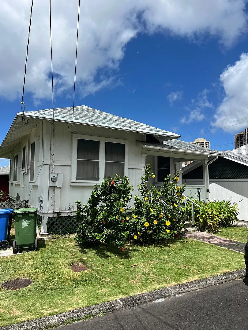 3 bedroom, 1 bath in Pauoa! Minutes from Downtown Honolulu — Photo 2