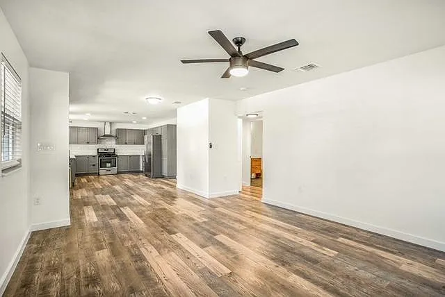 1209 E 38th 1/2 St #A — Photo 8