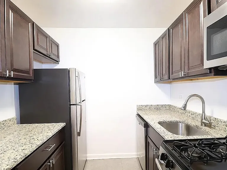 14345 Sanford Ave #107 — Photo 5