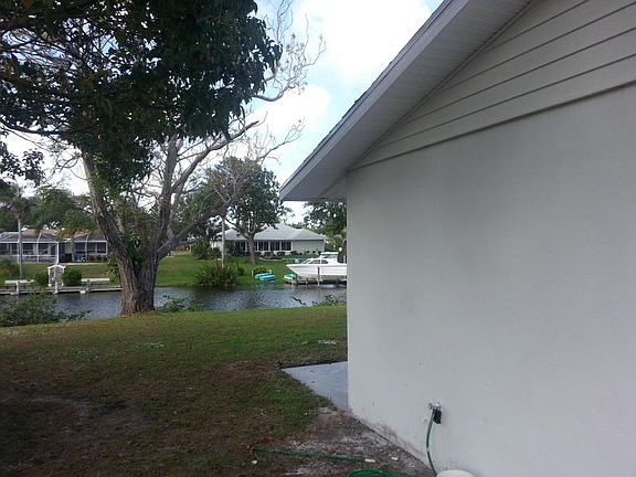 5th image of 634 SE Degan Dr