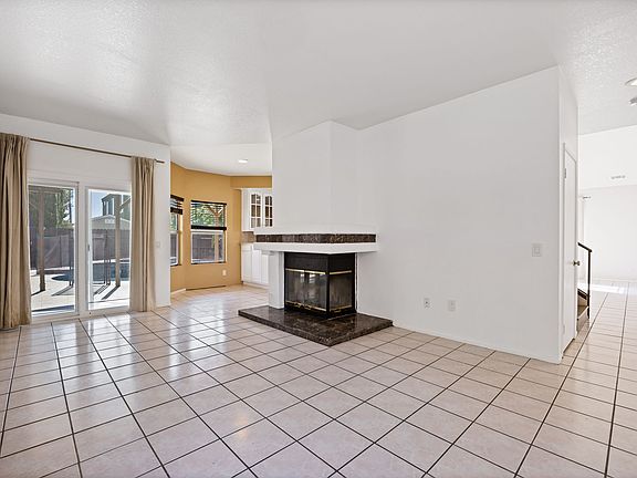 5th image of 37509 42nd St E