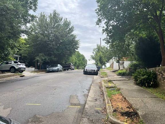 3rd image of 2217 Clark St
