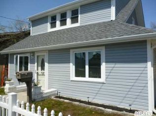 6 North St, Lawrence, NY 11559