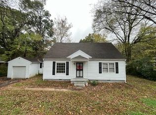 956 E Raines Rd, Memphis, TN 38116