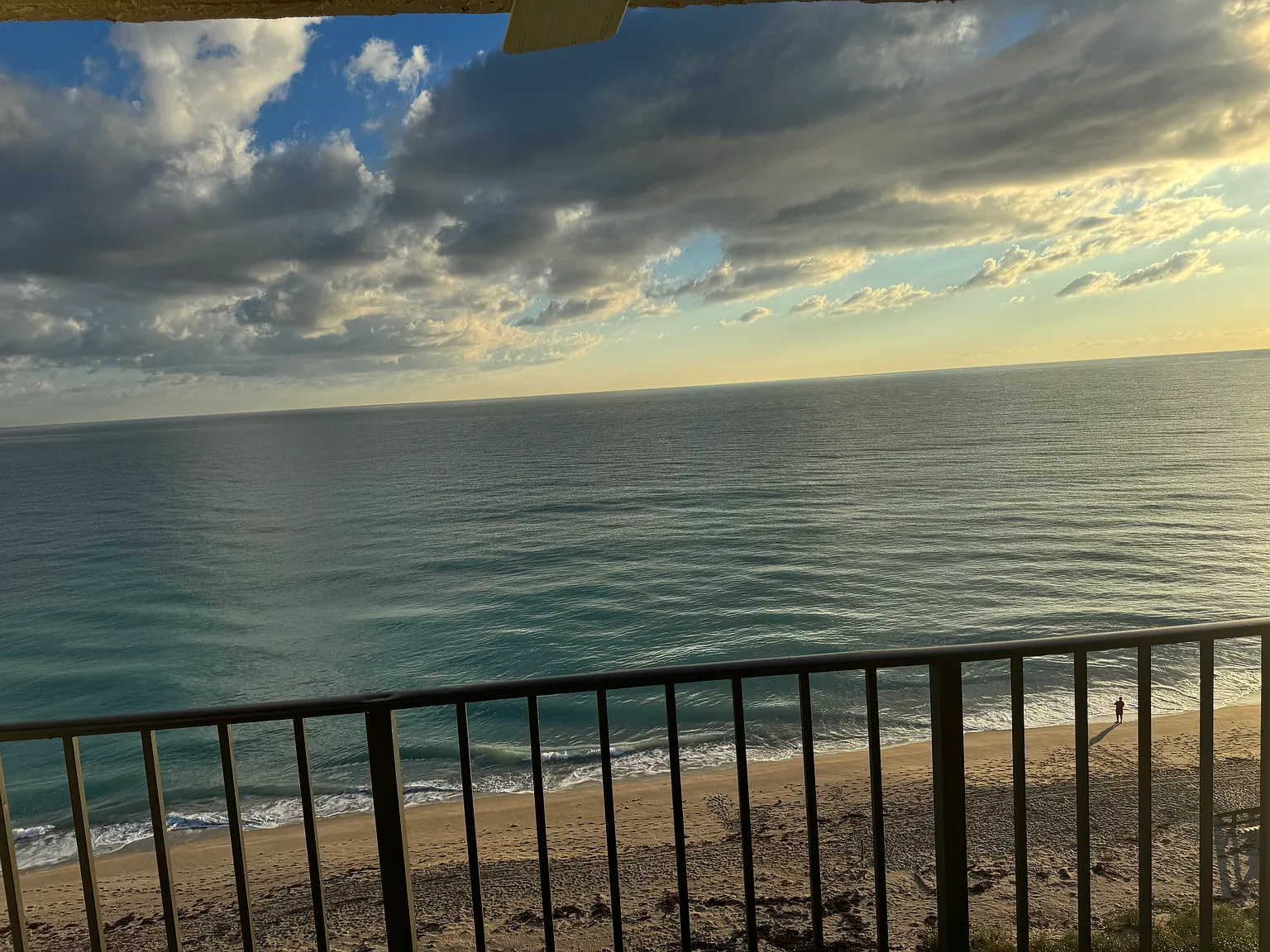 2 bed, 1093 sqft, $3,600 — Photo 3