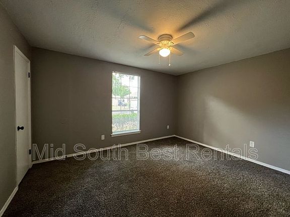 3rd image of 6477 Birkenhead Rd