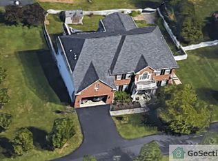 7233 Antares Dr, Gaithersburg, MD 20879