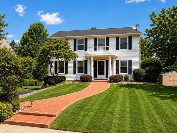 10232 Lavonne Dr, North Huntingdon, PA 15642