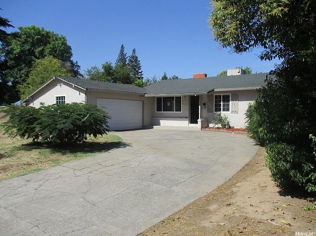 1st image of 4560 Oxbow Dr
