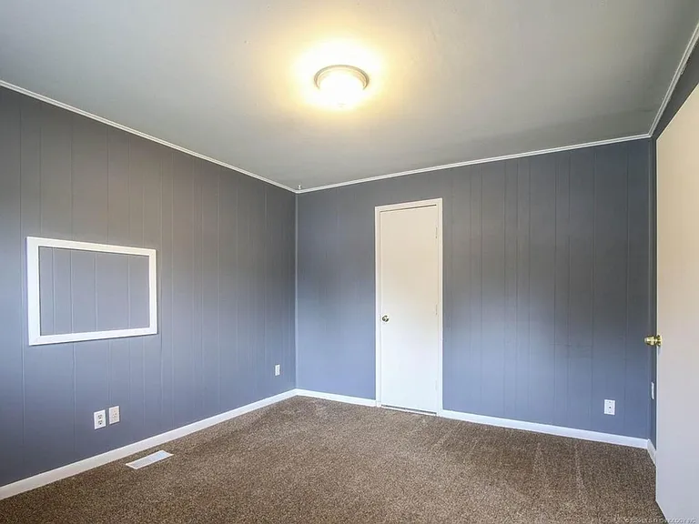 2536 W Easton St N — Photo 18