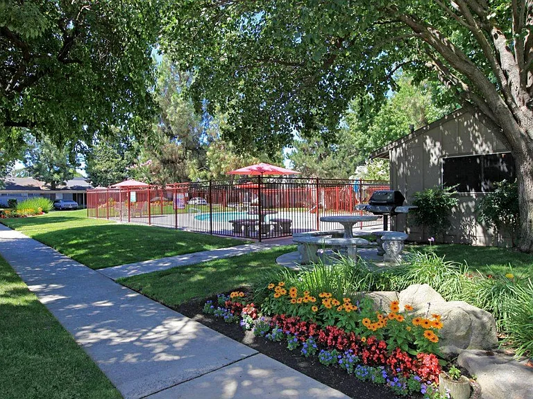 Welcome Home to The Villa Apartments! — Photo 37