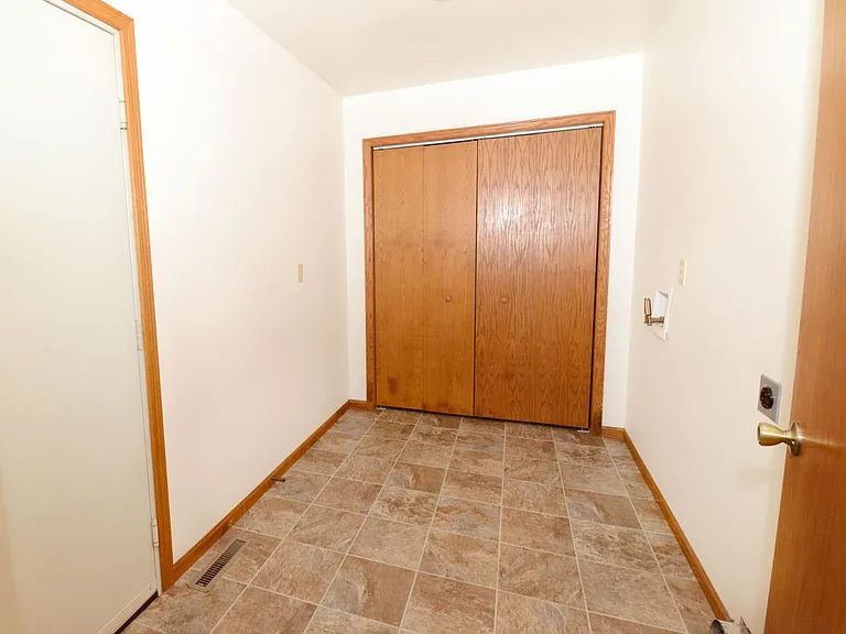 2727 Winsor Dr #2727 — Photo 6