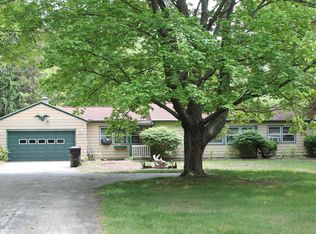 13777 Red Arrow Hwy, Three Oaks, MI 49128