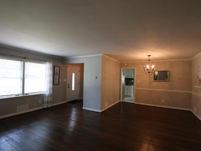 6075 Harleston Rd — Photo 10
