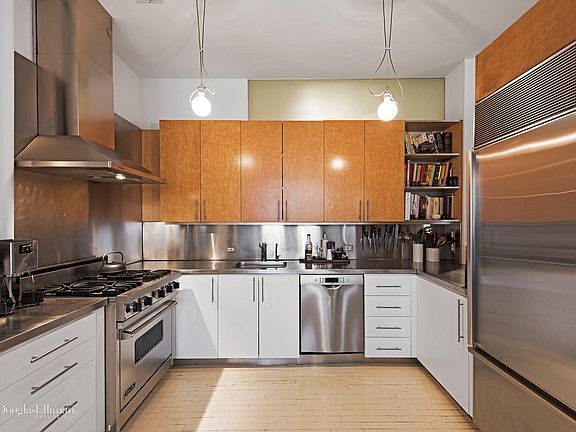 3rd image of 30 E 10th St APT 5N