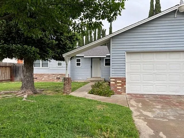 925 Tahoe Dr photo 1