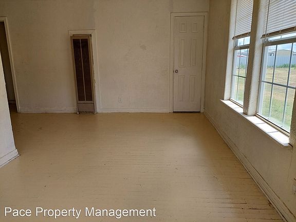 2nd image of 4214 NE 11th Ave APT A