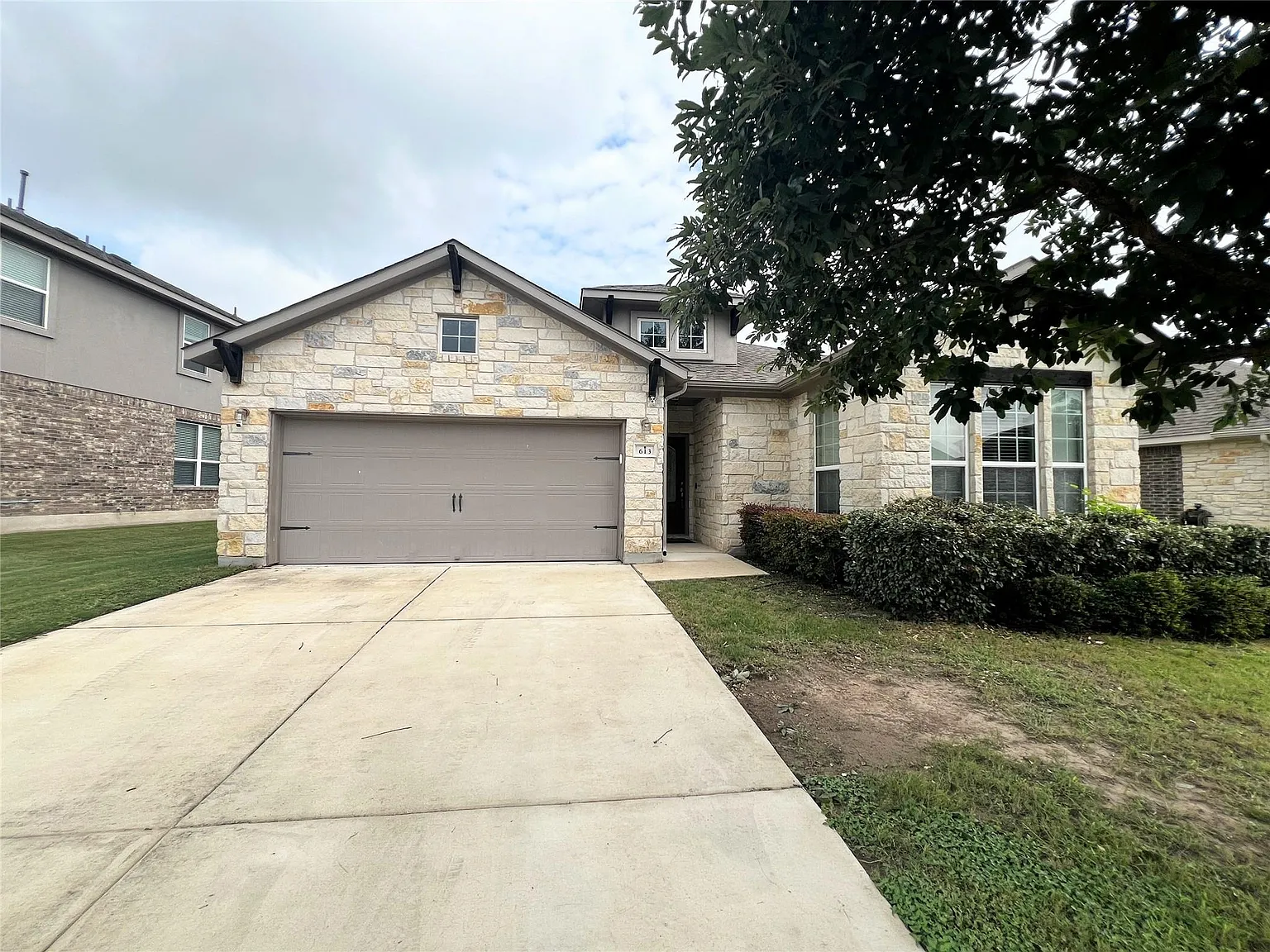 3 bed, 2.0 bath, 1788 sqft, $2,095 — Photo 1