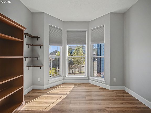 5th image of 15537 SE Evergreen Dr