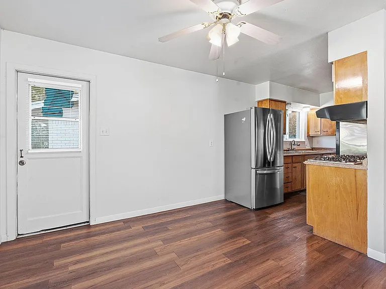 3607 Wilson St — Photo 8