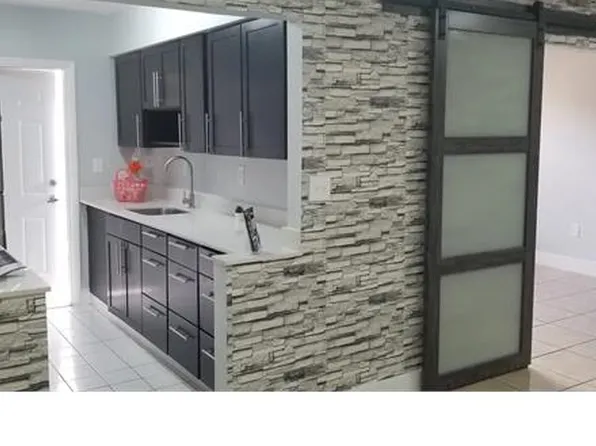 7200 Pembroke Rd #4, Hollywood, FL 33023