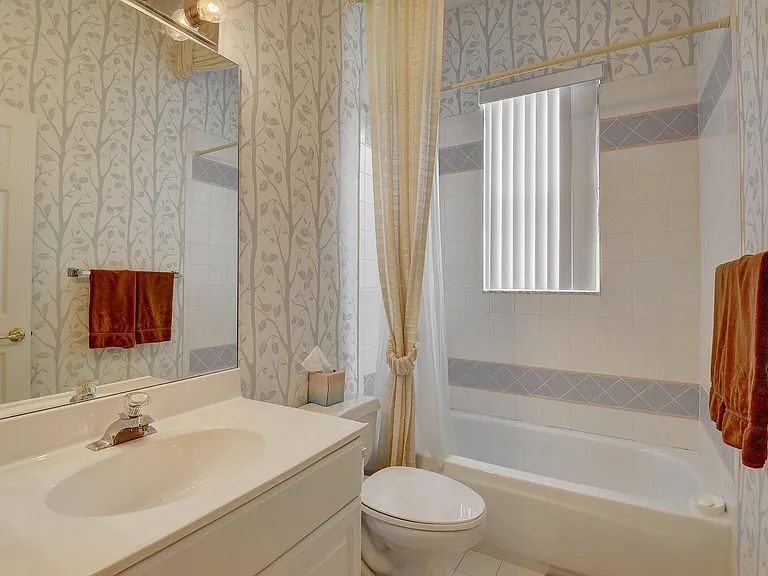 7725 Rockford Rd — Photo 18