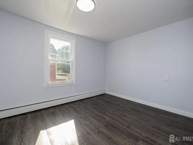 74 Albert St — Photo 13